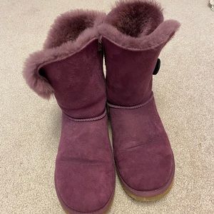 Used purple uggs. Bailey button. Short
